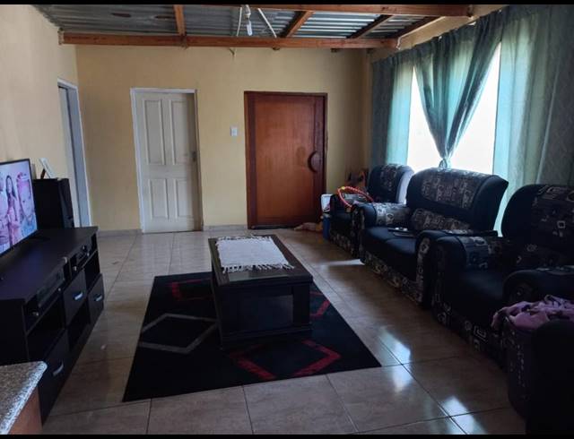 3 BEDROOM HOUSE FOR SALE IN LOTUS GARDENS